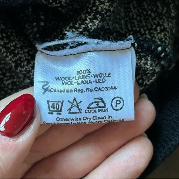 100% wool vintage cardigan- black and white houndstooth- jaeger- small - Picture 9 of 16